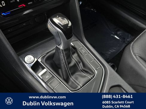 Certified 2023 Volkswagen Tiguan SE FWD image 18