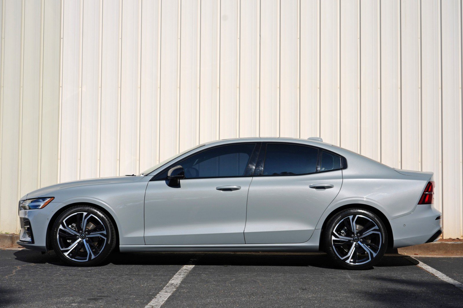Used 2024 Volvo S60 B5 Plus w/ Climate Package FWD image 9