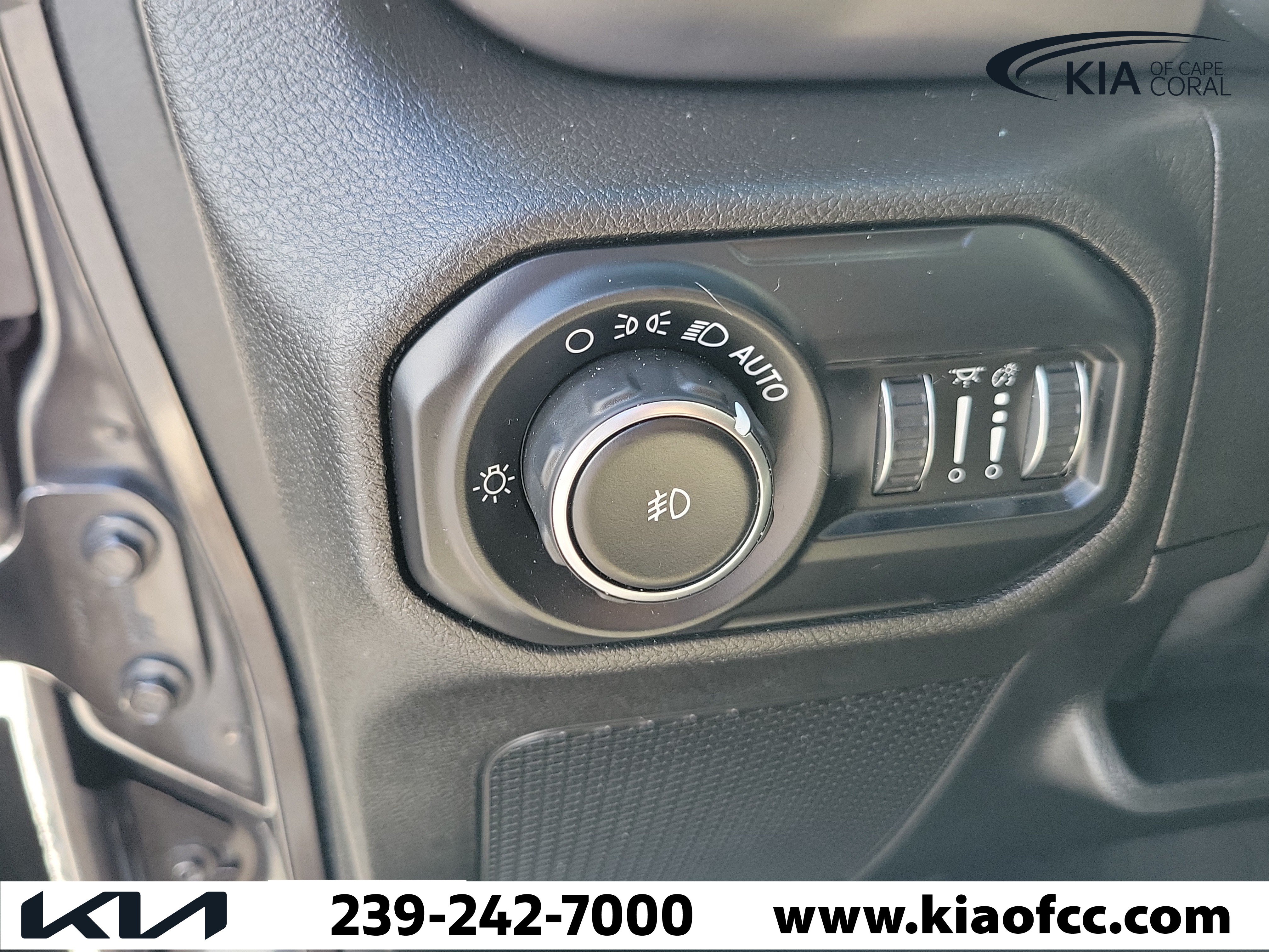 Used 2020 Jeep Wrangler Unlimited Sport AWD/4WD image 22