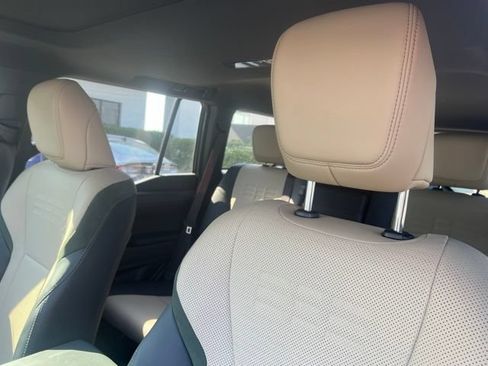 Used 2025 Lexus GX 550 AWD/4WD image 7