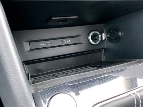 New 2026 Volkswagen Taos SE FWD image 19