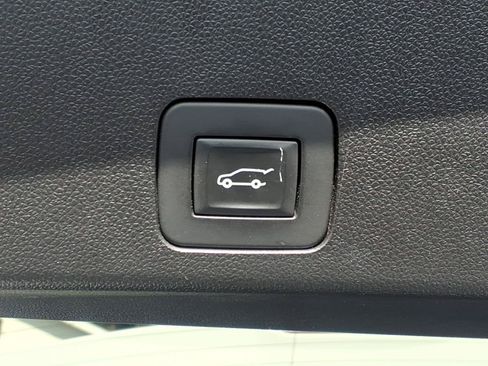 Used 2021 Buick Encore GX Essence w/ Advanced Technology Package FWD image 19