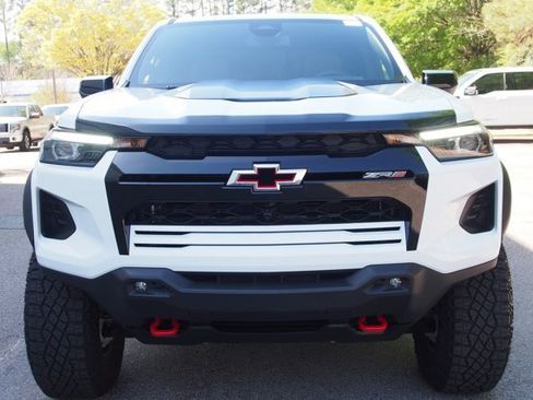 Used 2026 Chevrolet Colorado ZR2 w/ Technology Package AWD/4WD image 2
