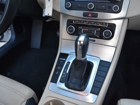 Used 2012 Volkswagen CC Lux Limited image 43
