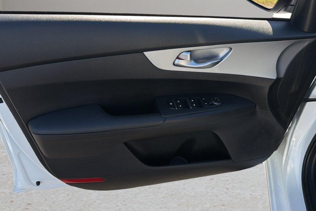 Used 2024 Kia Forte LXS w/ LXS Technology Package FWD image 11
