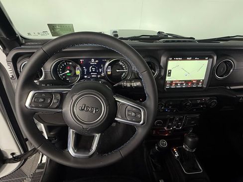 Used 2023 Jeep Wrangler Unlimited Rubicon 4xe AWD/4WD image 13