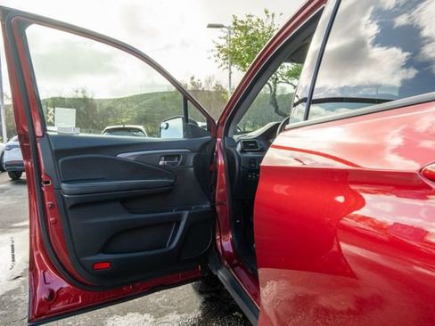 Certified 2023 Honda Ridgeline Sport image 9