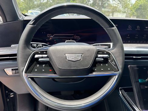 Used 2026 Cadillac Escalade IQ Luxury 2 AWD/4WD image 15