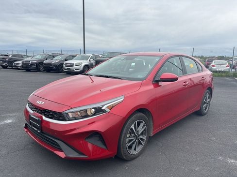 Certified 2024 Kia Forte LXS FWD image 7