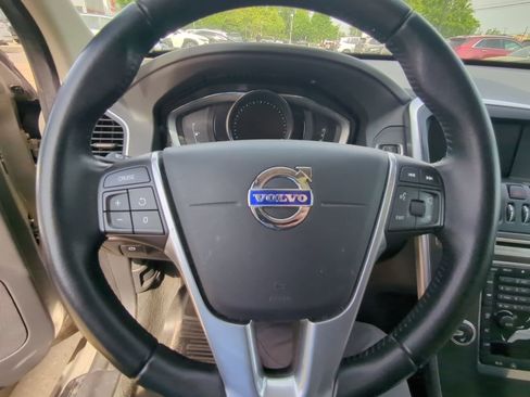 Used 2016 Volvo XC60 T6 w/ Proximity Package image 14