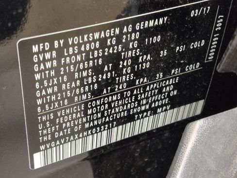 Used 2017 Volkswagen Tiguan S FWD image 33