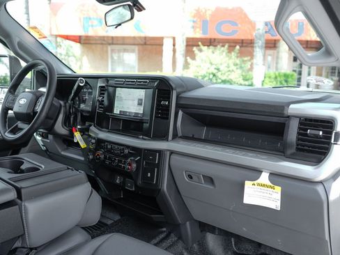 Used 2024 Ford F250 XL w/ XL Chrome Package image 36