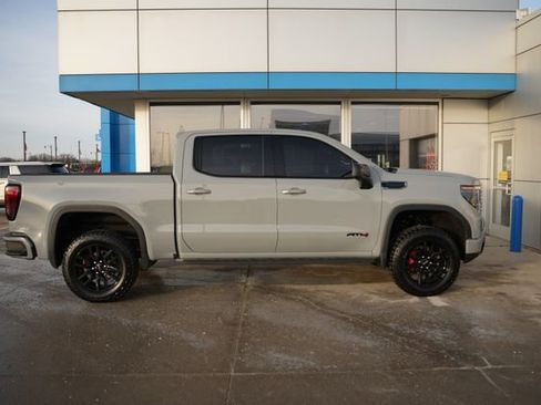 Used 2024 GMC Sierra 1500 AT4 w/ Technology Package image 29