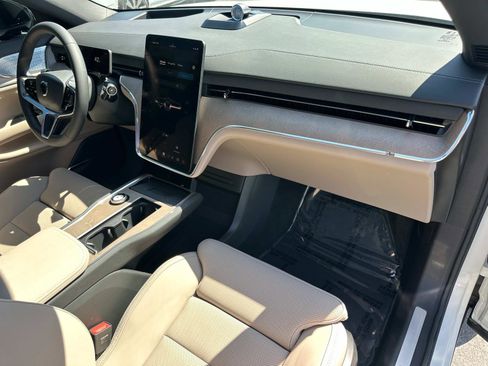 Certified 2025 Volvo EX90 Ultra image 27