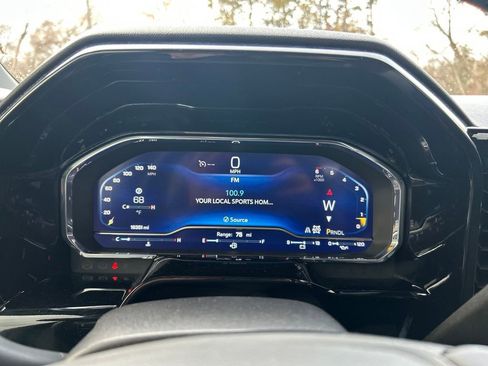 Used 2025 Chevrolet Silverado 1500 LT image 9