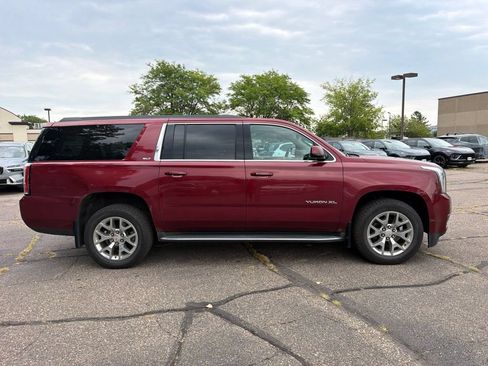 Used 2016 GMC Yukon XL SLT w/ Open Road Package AWD/4WD image 4