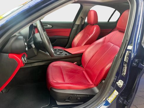 Used 2019 Alfa Romeo Giulia RWD image 8
