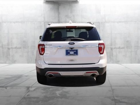 Certified 2017 Ford Explorer XLT FWD image 6