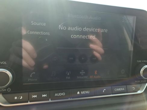 Used 2025 Nissan Rogue SV image 12