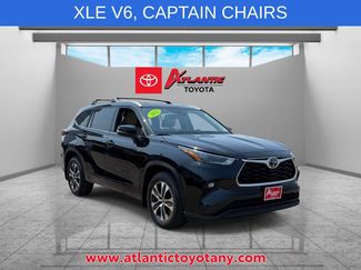 Used 2022 Toyota Highlander XLE AWD/4WD video 1