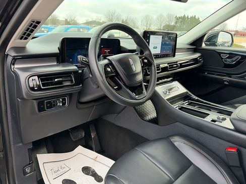 Used 2025 Lincoln Aviator AWD image 15