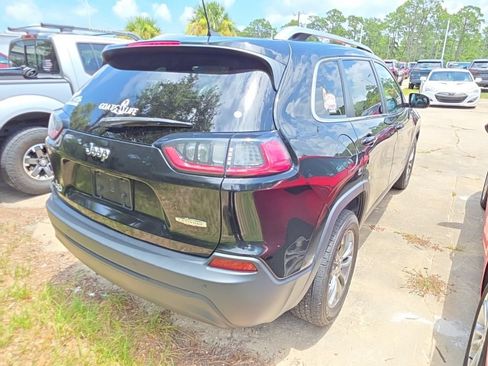 Used 2019 Jeep Cherokee Latitude Plus w/ Comfort/Convenience Group FWD image 7