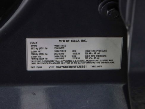 Used 2024 Tesla Model Y Long Range image 27