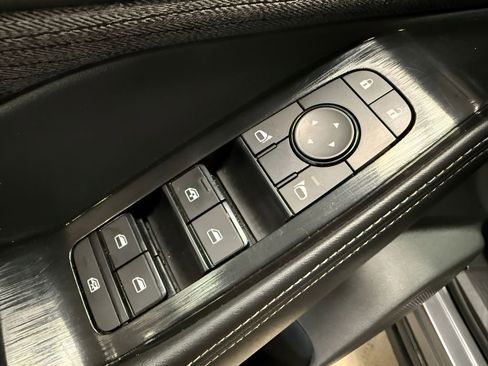 Used 2023 Nissan Rogue SV image 19