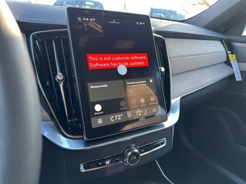 New 2026 Volvo XC90 B6 Plus w/ Protection Package Premier image 15