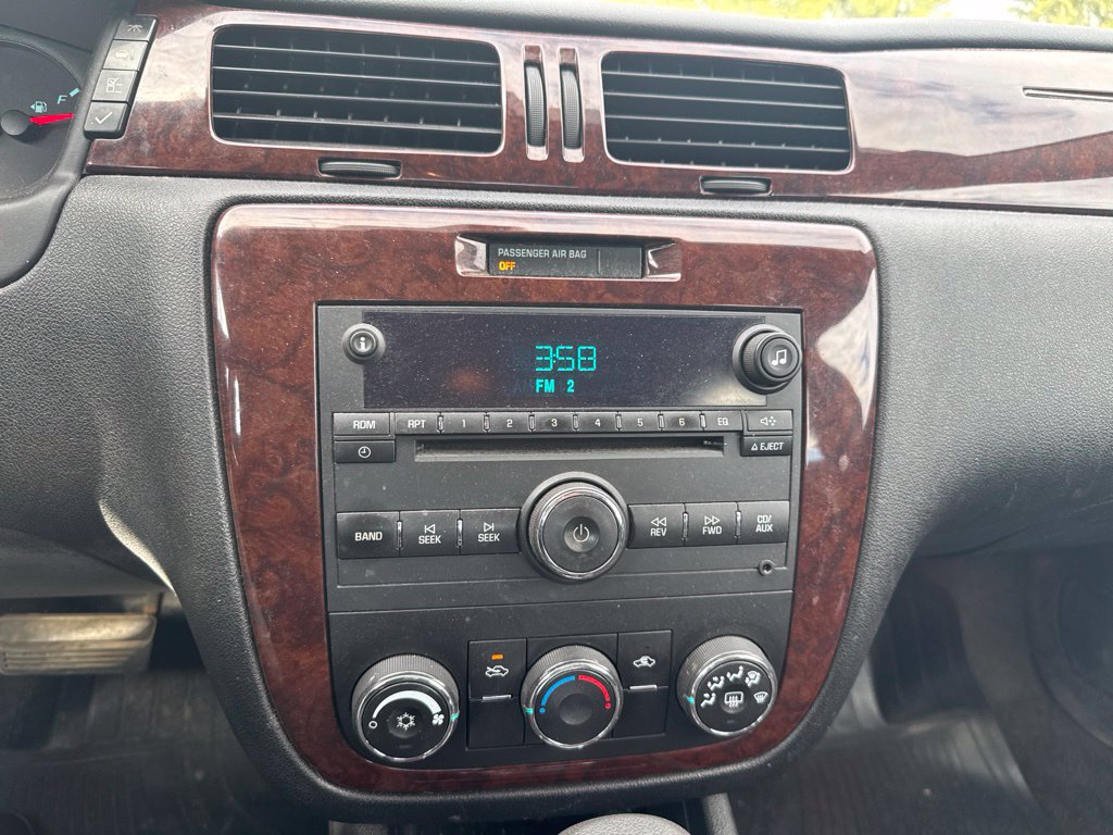 Used 2011 Chevrolet Impala LS FWD image 13
