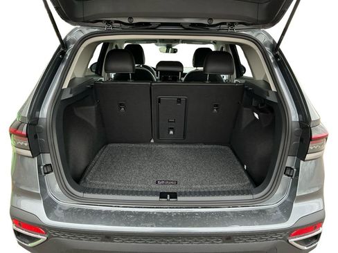 New 2025 Volkswagen Taos SE image 16