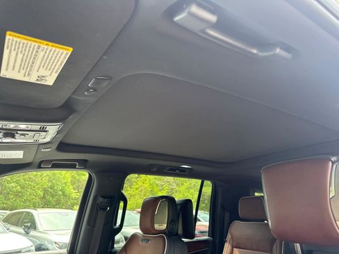 Used 2023 GMC Yukon XL Denali Ultimate AWD/4WD image 15