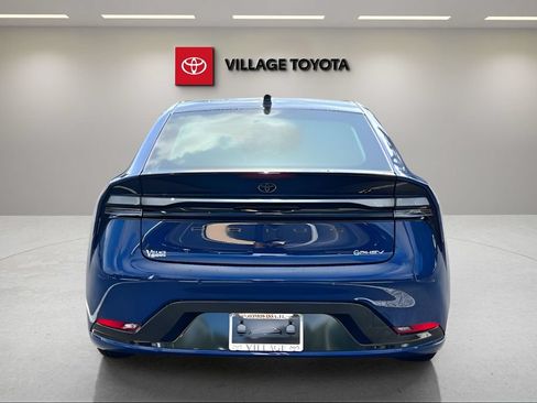 New 2026 Toyota Prius Plug-In Hybrid FWD image 4