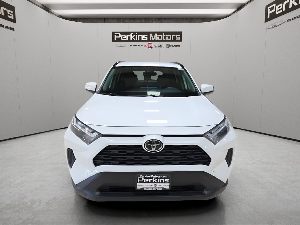 Used 2025 Toyota RAV4 LE AWD/4WD image 9
