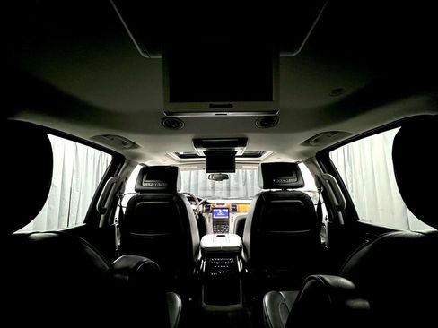 Used 2014 Cadillac Escalade ESV Platinum image 17