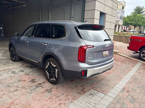 Certified 2024 Kia Telluride S w/ S Sunroof Package AWD/4WD image 5