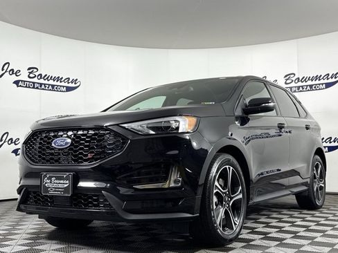 Used 2022 Ford Edge ST image 3