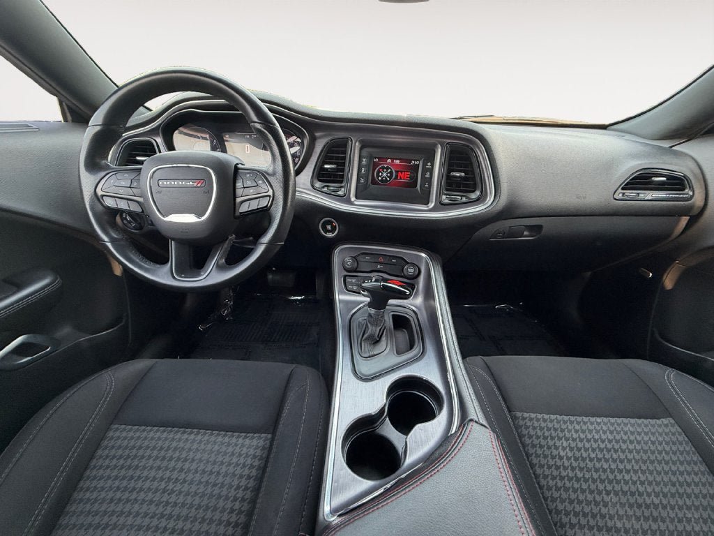 Used 2016 Dodge Challenger SXT w/ Blacktop Package RWD image 12
