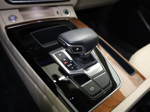 Used 2022 Audi Q5 2.0T Premium image 23