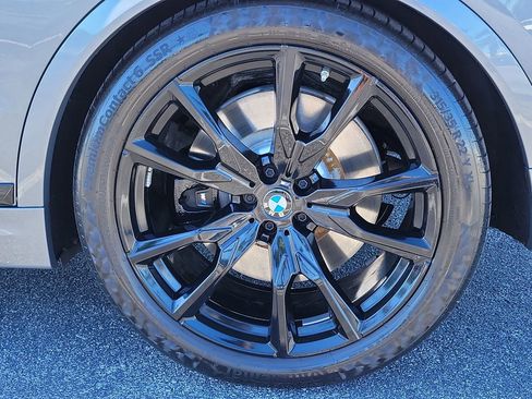 Used 2024 BMW X7 M60i w/ Executive Package image 12