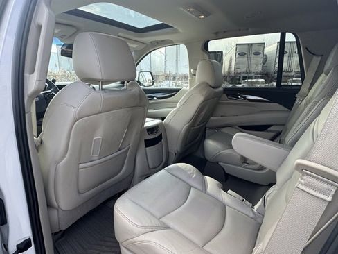 Used 2018 Cadillac Escalade Luxury w/ LPO, Radiant Package image 24