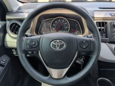Used 2013 Toyota RAV4 LE image 18