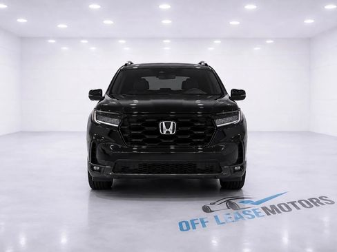 Used 2025 Honda Pilot Sport image 8