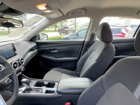 Used 2024 Nissan Sentra SV image 34
