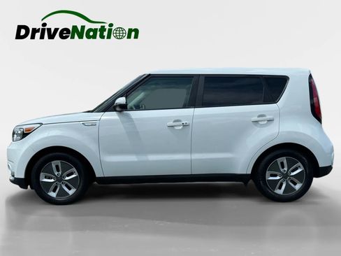 Used 2017 Kia Soul EV image 8