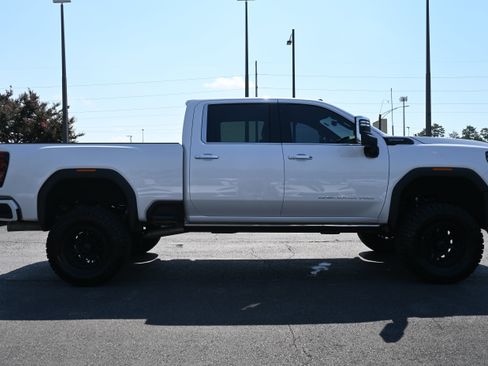 Used 2024 GMC Sierra 3500 Denali Ultimate AWD/4WD image 11