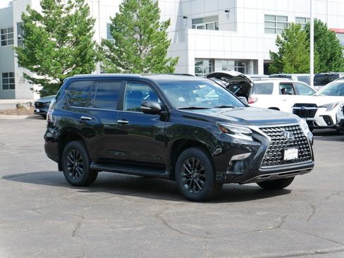 Used 2022 Lexus GX 460 Premium w/ Premium Package AWD/4WD image 2