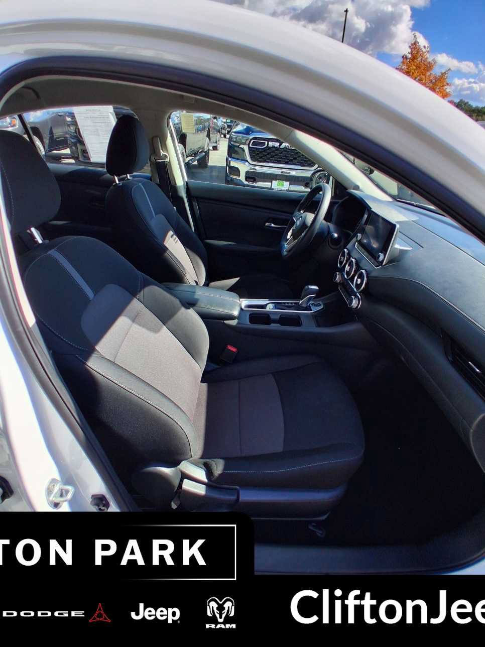 Used 2024 Nissan Sentra SV FWD image 16