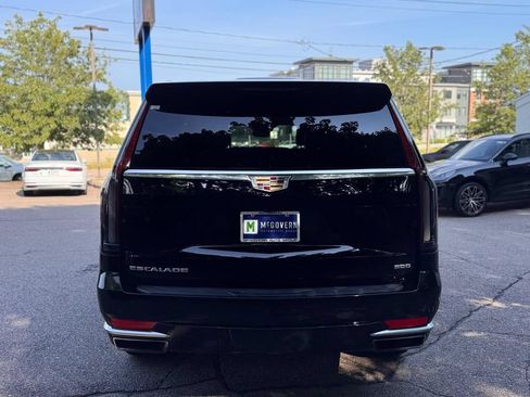 Used 2024 Cadillac Escalade ESV Premium Luxury AWD/4WD image 5