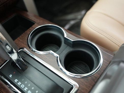 Used 2014 Ford F150 Lariat w/ Lariat Chrome Package image 28